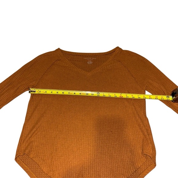 American Eagle Soft & Sexy Plush Waffle Knit V-Neck Sweater Size Small - Picture 4 of 9